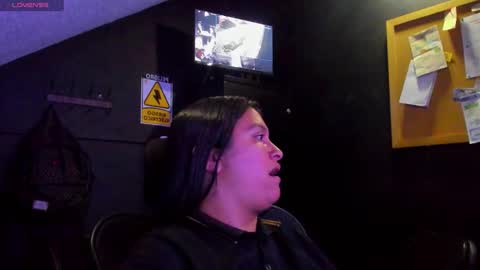 Mia daniela  online show from 10.24.25