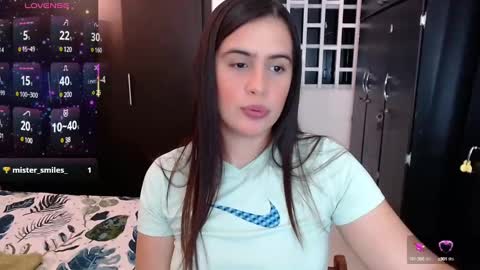 Snapshot of mia_danielsx chatting on 02.20.25 Mia online show from 02.20.25