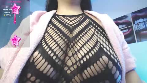 Mia online show from 09.27.25