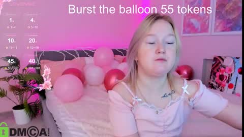 Mia online show from 10.04.25