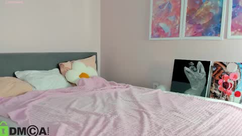 Mia online show from 11.27.25