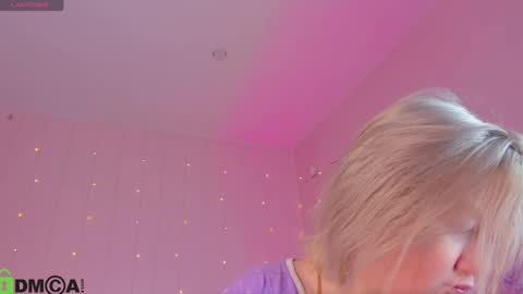 Mia online show from 04.21.26