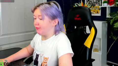 Snapshot of mia_ferd chatting on 05.18.26 Mia online show from 05.18.26