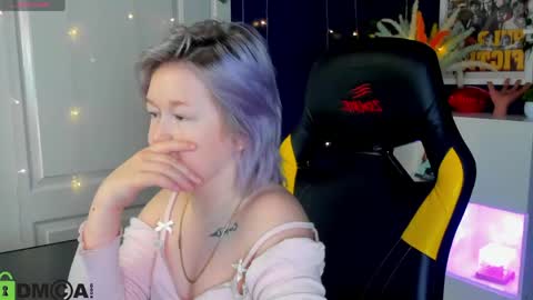 Snapshot of mia_ferd chatting on 05.20.26 Mia online show from 05.20.26
