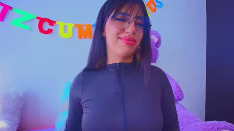 Mia flames online show from 11.27.25