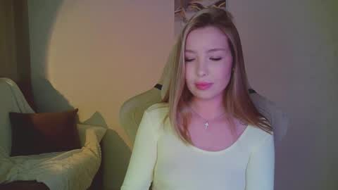 Mia online show from 04.24.26