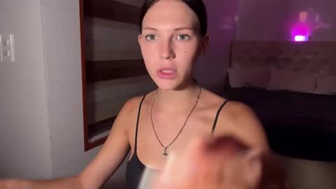 mia_floo online show from 11.08.25