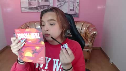 Snapshot of mia_foster_t chatting on 10.16.25 Mia online show from 10.16.25