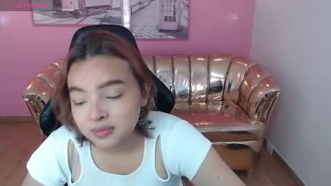 Snapshot of mia_foster_t chatting on 10.21.25 Mia online show from 10.21.25