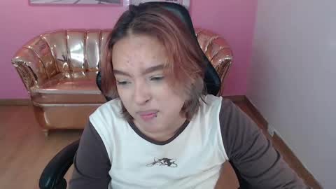 Snapshot of mia_foster_t chatting on 10.22.25 Mia online show from 10.22.25