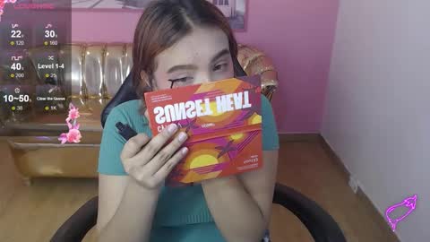 Snapshot of mia_foster_t chatting on 11.04.25 Mia online show from 11.04.25