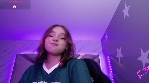 Snapshot of mia_foster_t chatting on 05.12.26 Mia online show from 05.12.26