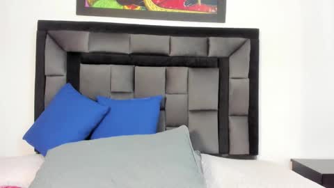 Snapshot of mia_fox3 chatting on 10.01.25 mia fox online show from 10.01.25