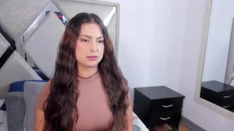 Snapshot of mia_fox3 chatting on 11.01.25 mia fox online show from 11.01.25