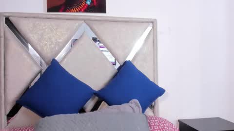 Snapshot of mia_fox3 chatting on 11.05.25 mia fox online show from 11.05.25