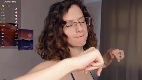 Mia  online show from 02.21.25