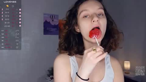 Mia  online show from 03.02.25