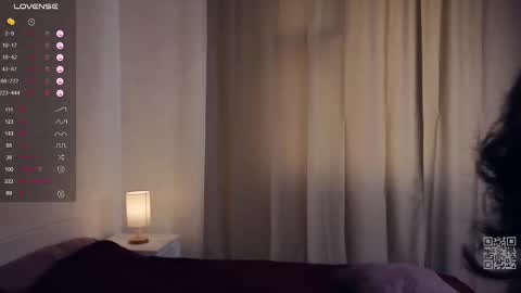 Mia  online show from 03.10.25