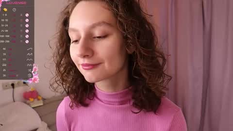 Mia  online show from 10.11.25