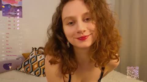 Snapshot of mia_frizz chatting on 11.17.25 Mia online show from 11.17.25