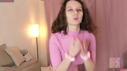 Snapshot of mia_frizz chatting on 02.15.26 Mia online show from 02.15.26