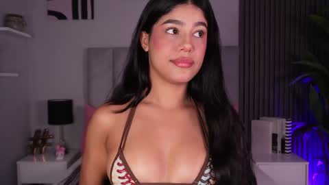 Mia  online show from 04.10.26