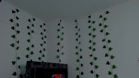 Snapshot of mia_garcia2 chatting on 10.21.25 MIA online show from 10.21.25