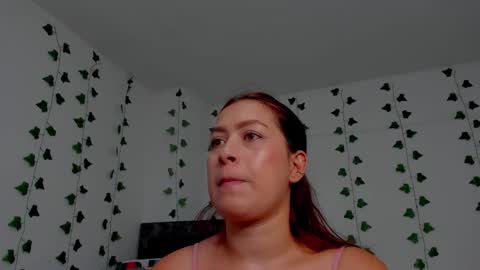 Snapshot of mia_garcia2 chatting on 10.22.25 MIA online show from 10.22.25