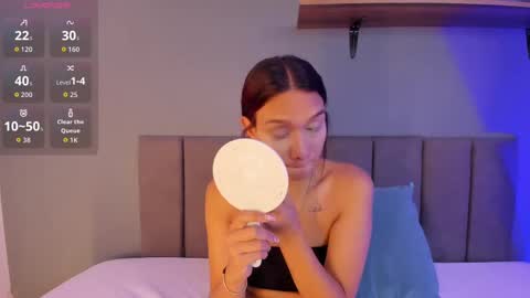 mia_gil_ online show from 09.20.25