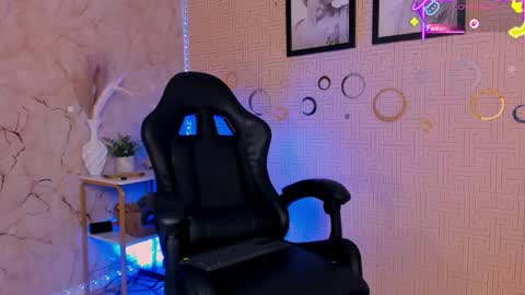 Mia online show from 02.26.26