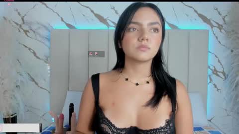 mia_greco_ online show from 09.29.25