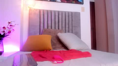 Mia online show from 03.04.26