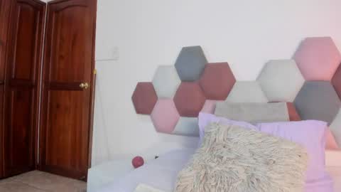 Mia online show from 03.20.26