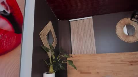 Snapshot of mia_jagger chatting on 09.27.25 Val online show from 09.27.25