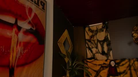 Snapshot of mia_jagger chatting on 10.27.25 Val online show from 10.27.25