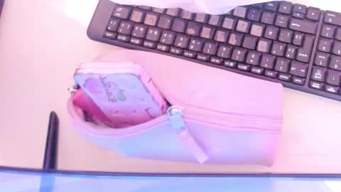    online show from 12.04.25