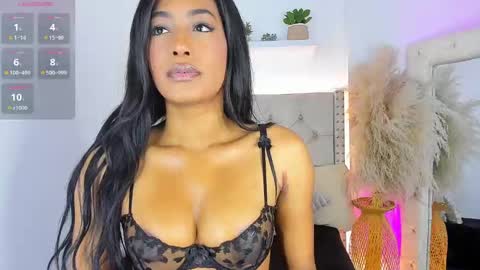 mia_juicy_ online show from 09.28.25