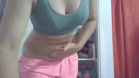 Mia online show from 10.21.25