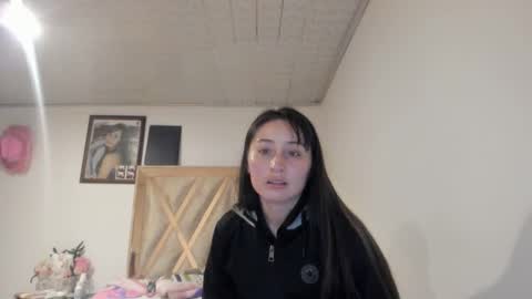 mia kaneee online show from 10.29.25