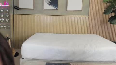 mia_lacy online show from 10.11.25