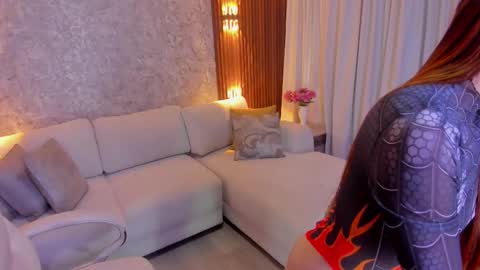 Mia Lane online show from 12.15.25