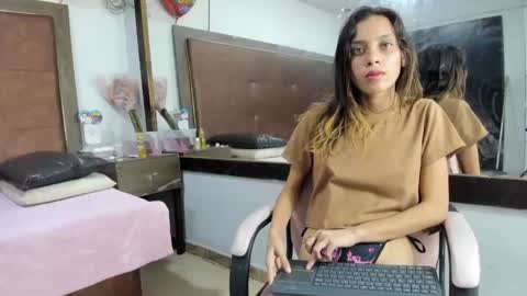 Mia Lian online show from 09.09.25