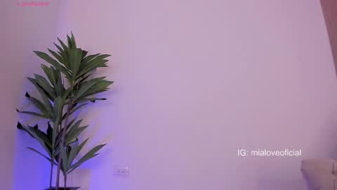 MIA LOVE   online show from 02.12.25