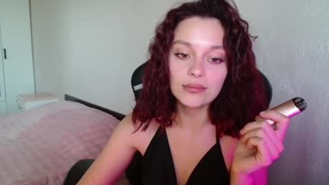 Snapshot of mia_luiza chatting on 06.17.26 mia_luiza online show from 06.17.26