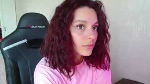 Snapshot of mia_luiza chatting on 06.18.26 mia_luiza online show from 06.18.26