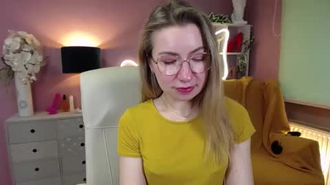Mia online show from 12.04.24