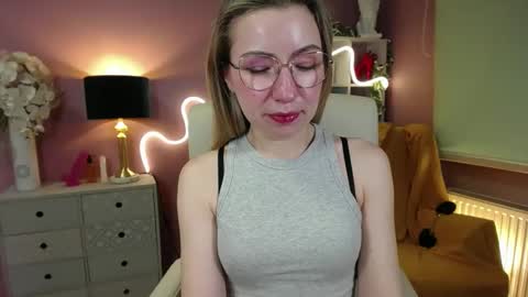 Mia online show from 12.05.24