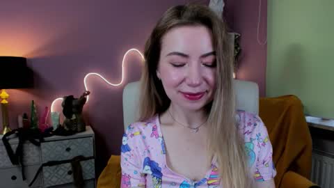 Snapshot of mia_luxx92 chatting on 10.03.25 Mia online show from 10.03.25