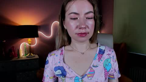 Snapshot of mia_luxx92 chatting on 10.25.25 Mia online show from 10.25.25