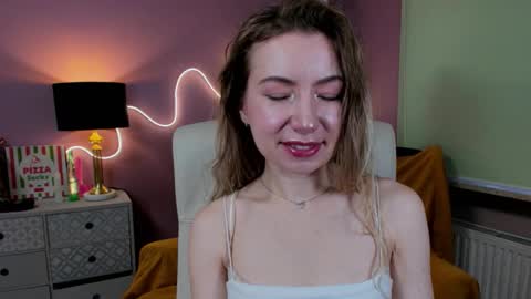 Snapshot of mia_luxx92 chatting on 11.06.25 Mia online show from 11.06.25